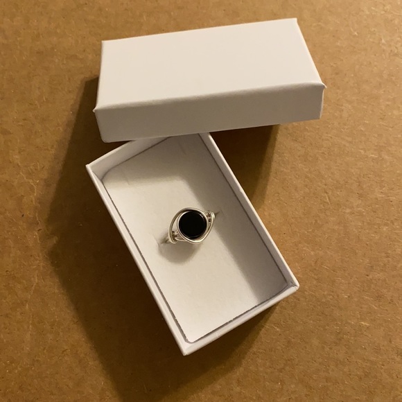 Ring - Picture 2 of 4